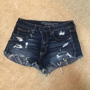Distressed jean short